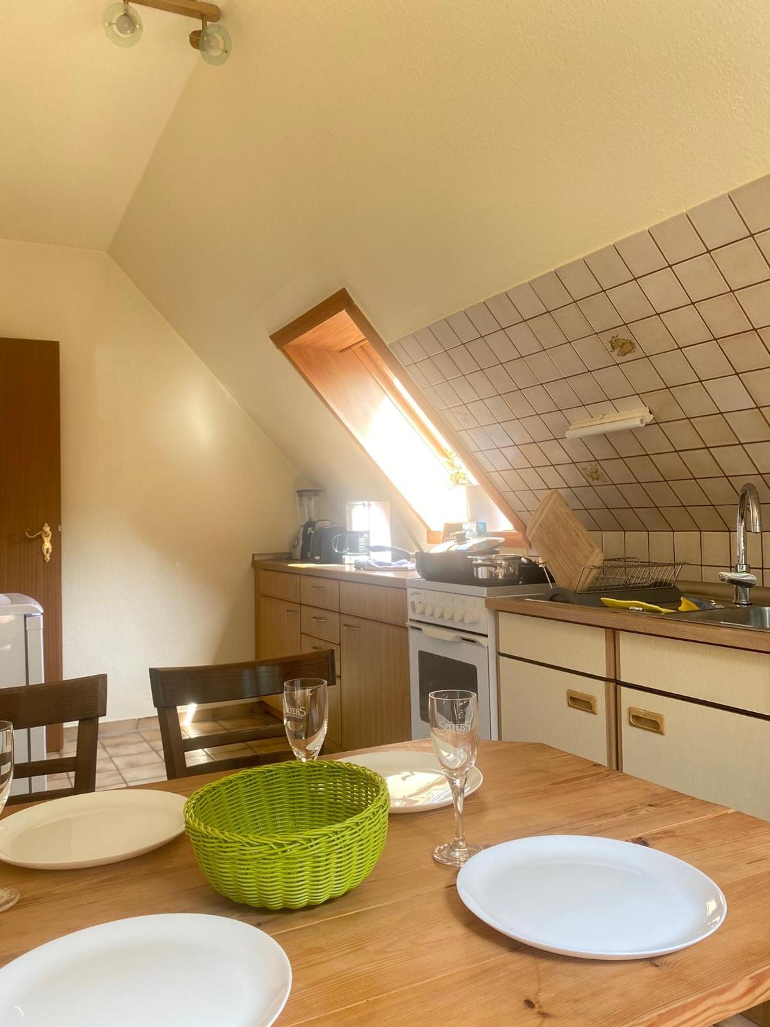 Gartenblick-Oase: Obergeschosswohnung In Hamburg-Harburg Buitenkant foto