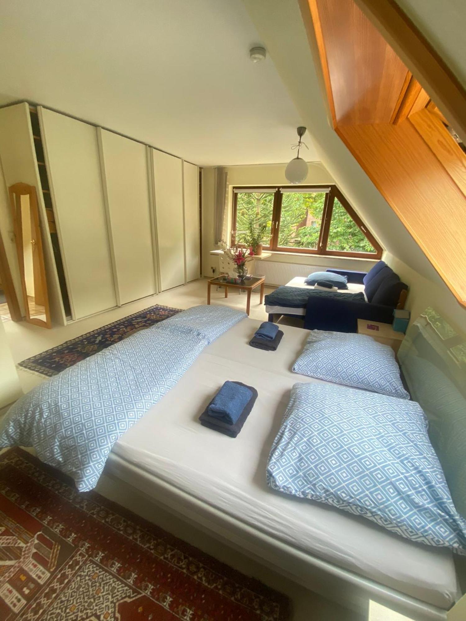 Gartenblick-Oase: Obergeschosswohnung In Hamburg-Harburg Buitenkant foto