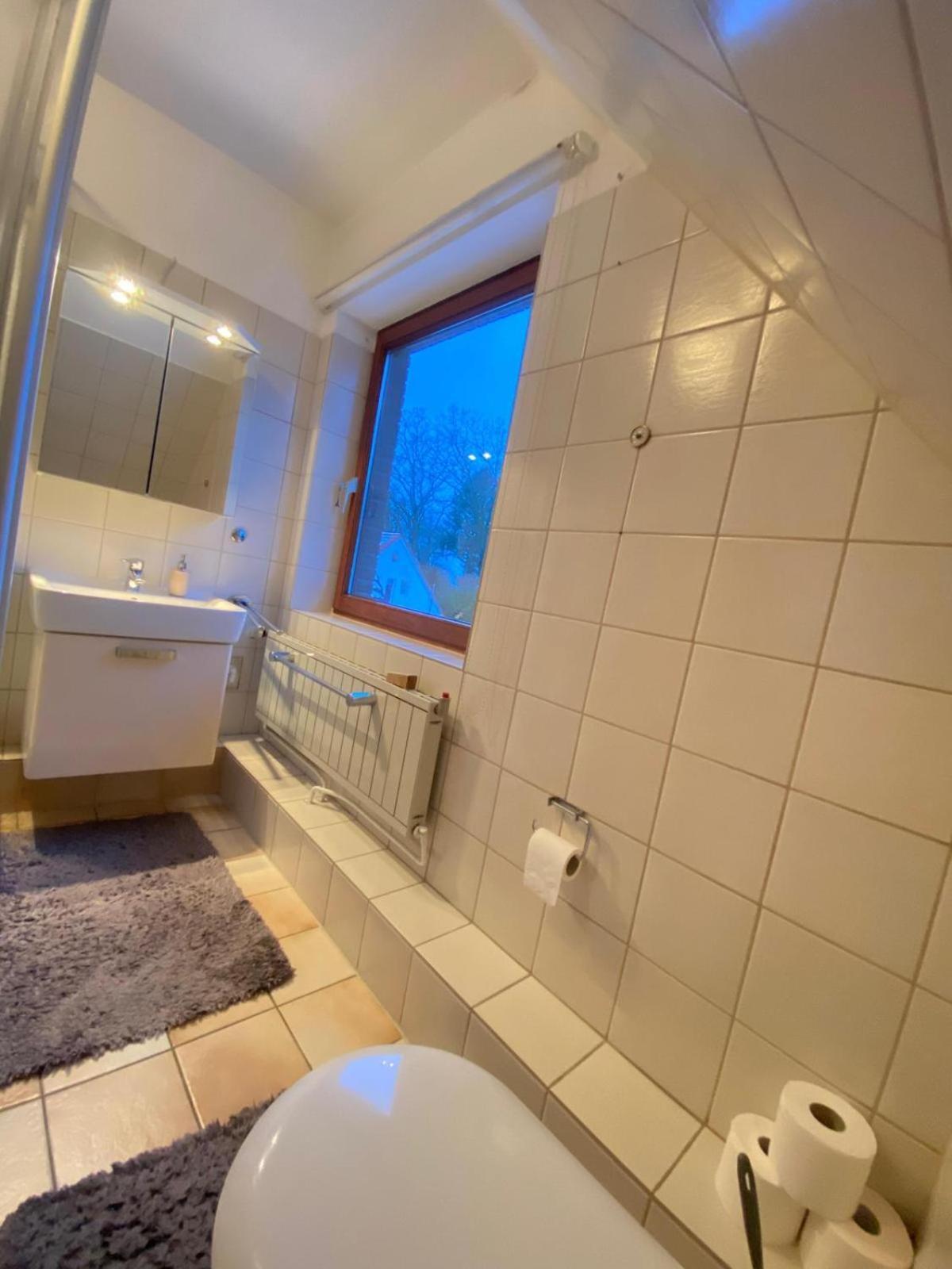 Gartenblick-Oase: Obergeschosswohnung In Hamburg-Harburg Buitenkant foto