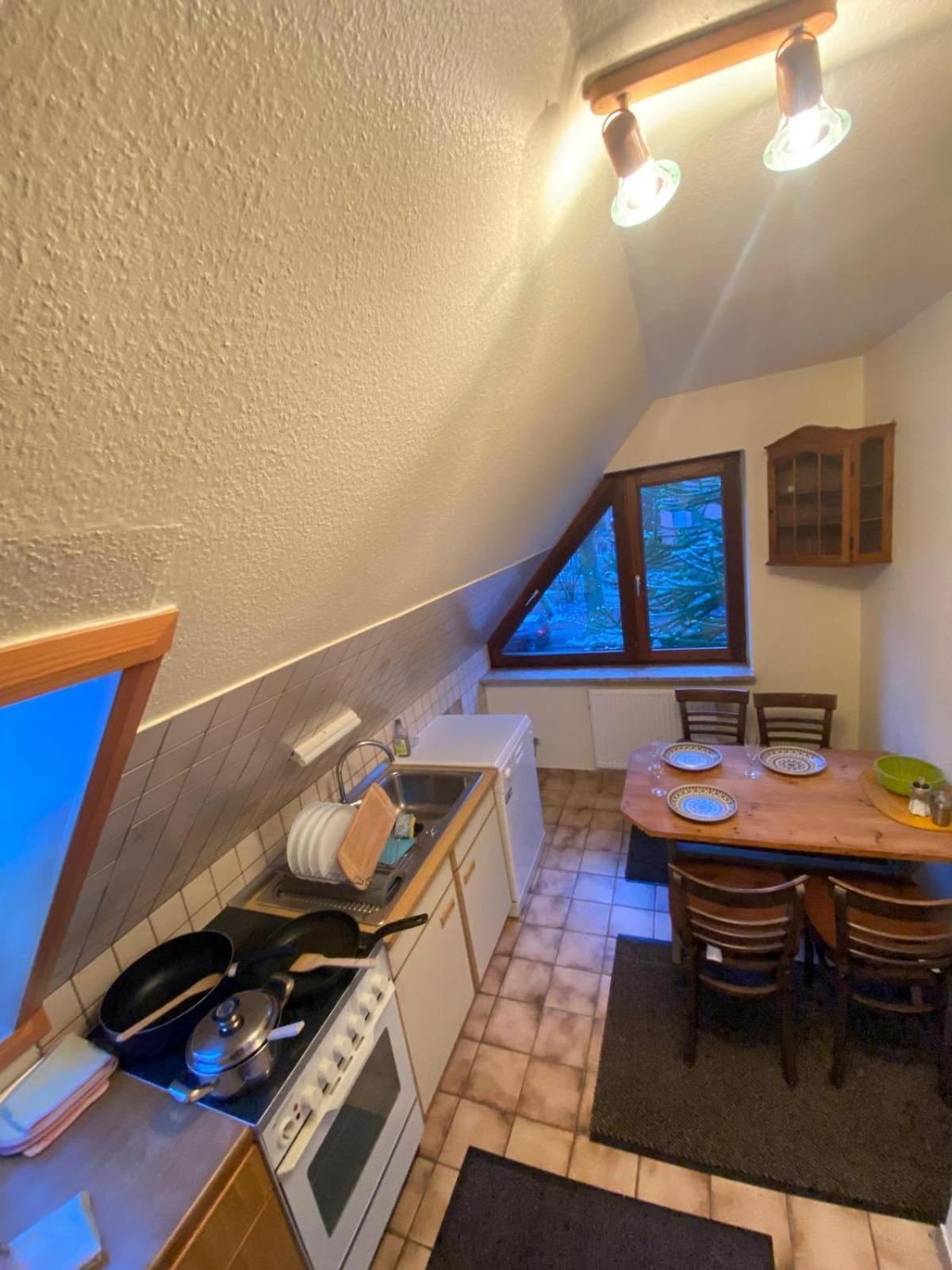 Gartenblick-Oase: Obergeschosswohnung In Hamburg-Harburg Buitenkant foto