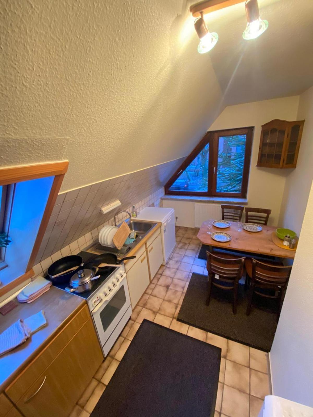 Gartenblick-Oase: Obergeschosswohnung In Hamburg-Harburg Buitenkant foto