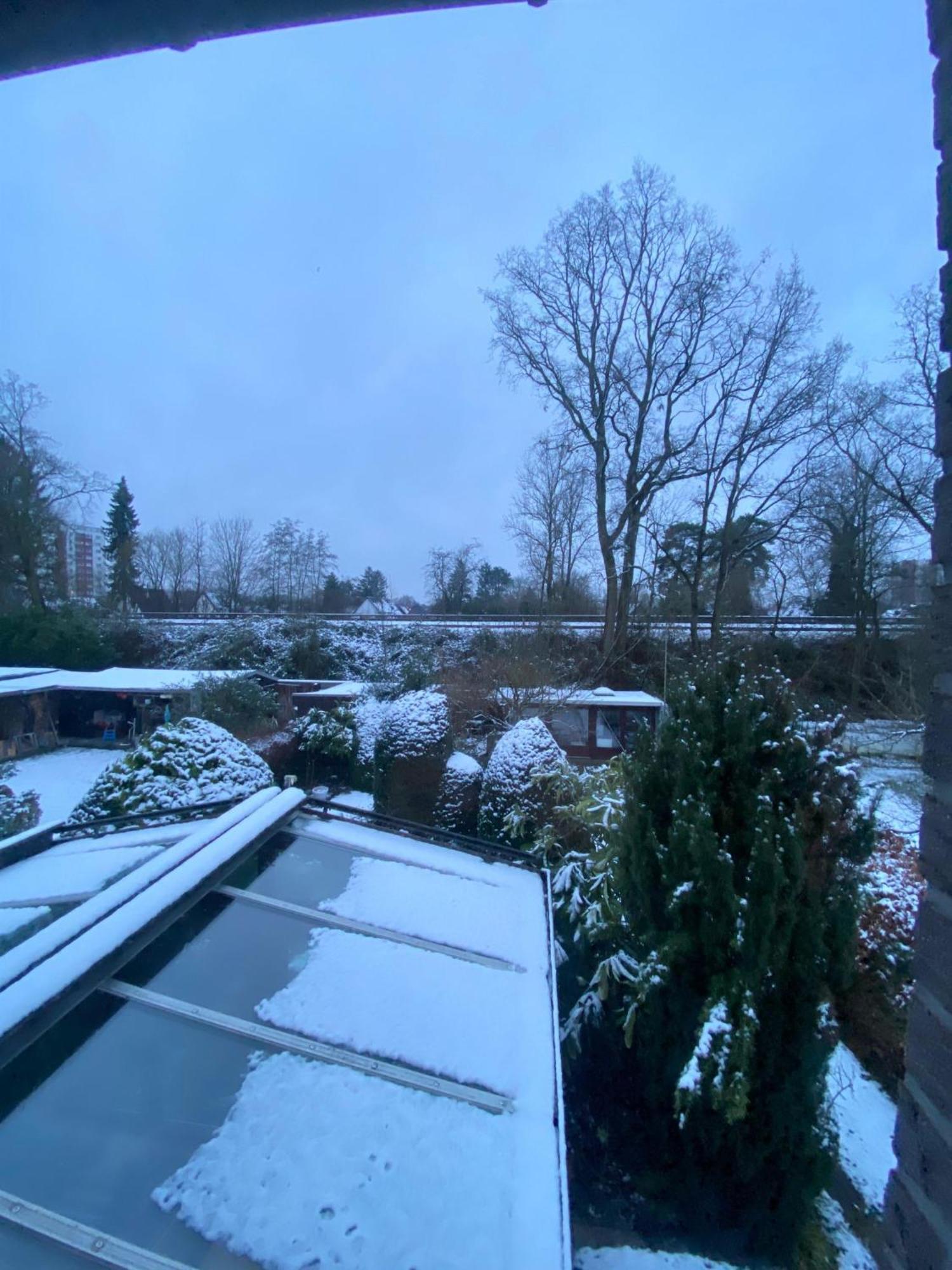Gartenblick-Oase: Obergeschosswohnung In Hamburg-Harburg Buitenkant foto